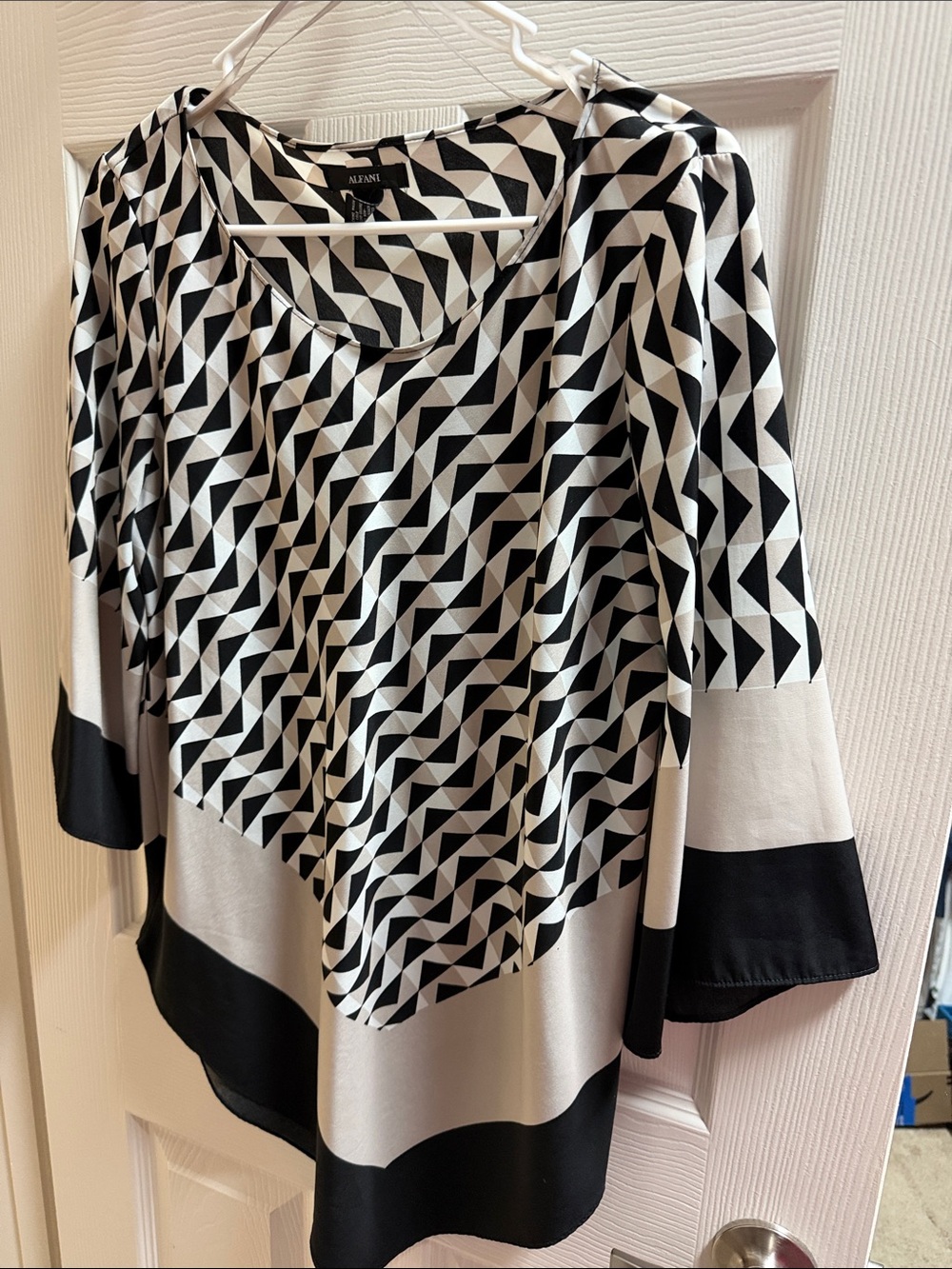 Alfani Black, Beige & White Geometric Scoop Neck Tunic